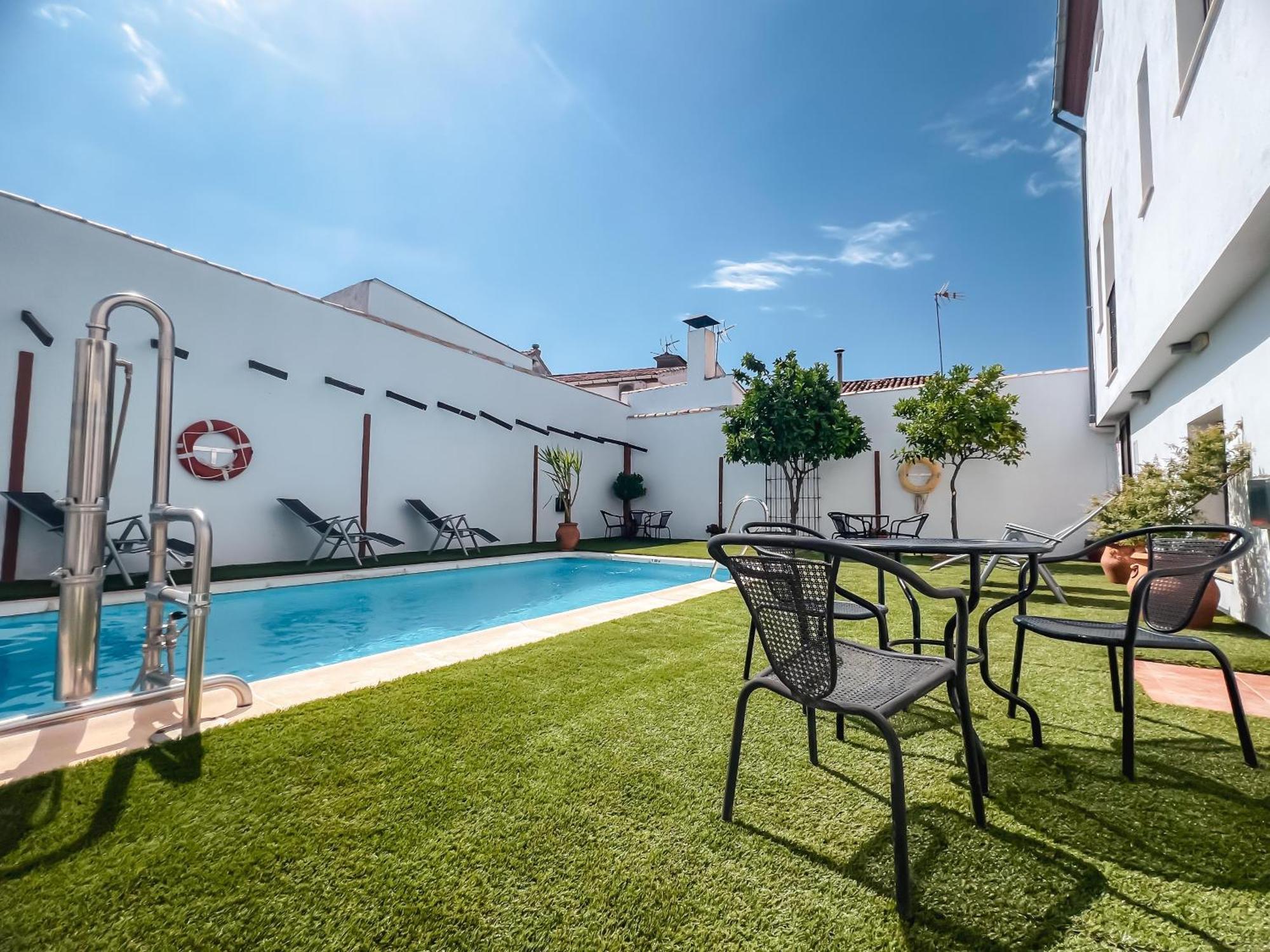 Hostal Aznaitin Baeza Zewnętrze zdjęcie