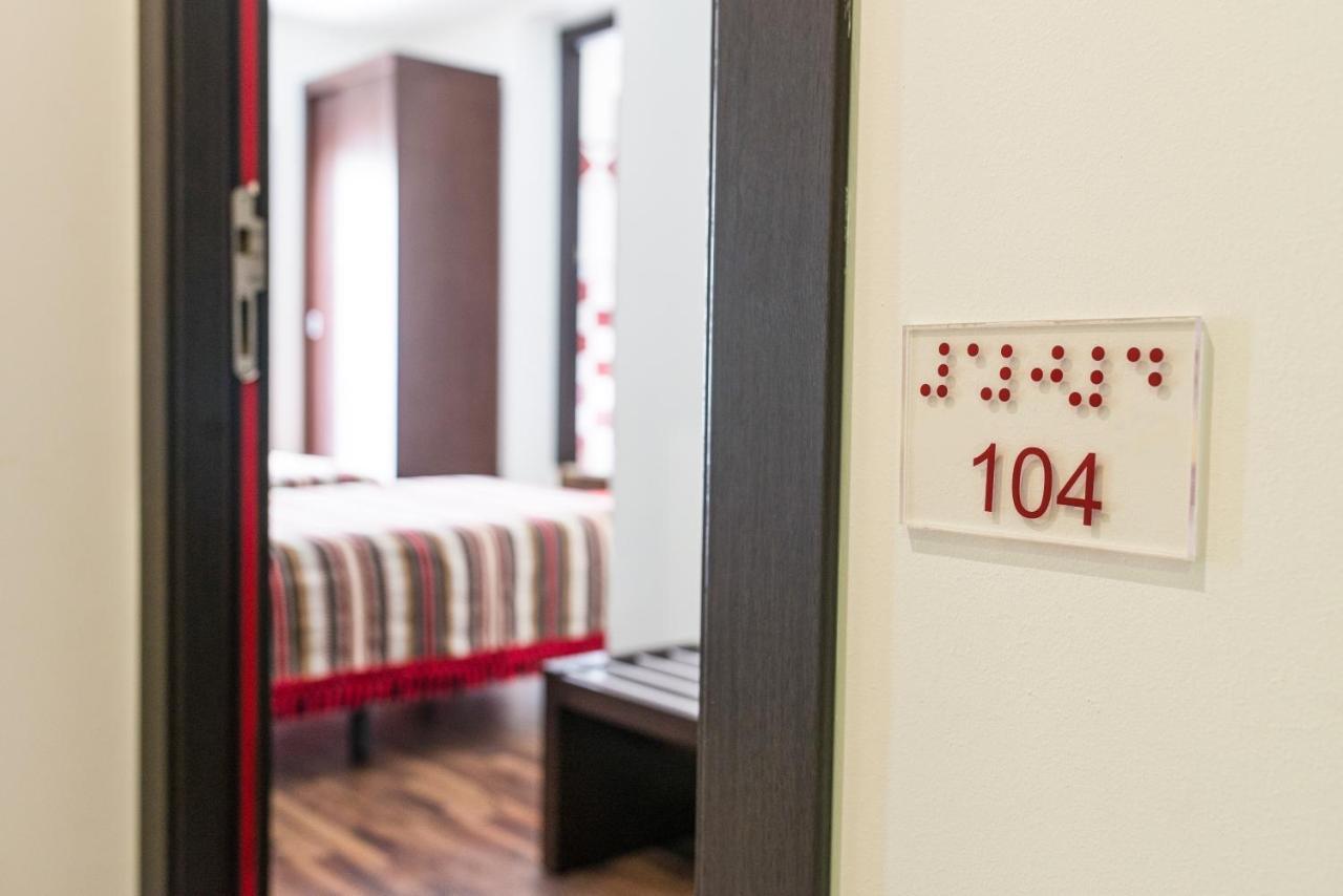 Hostal Aznaitin Baeza Zewnętrze zdjęcie
