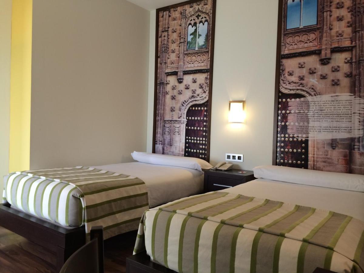 Hostal Aznaitin Baeza Zewnętrze zdjęcie